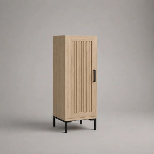 Credenza alta rettangolare a 1 anta in MDF impiallacciato rovere naturale con piedini in acciaio nero, 60 x 40 x 150 cm